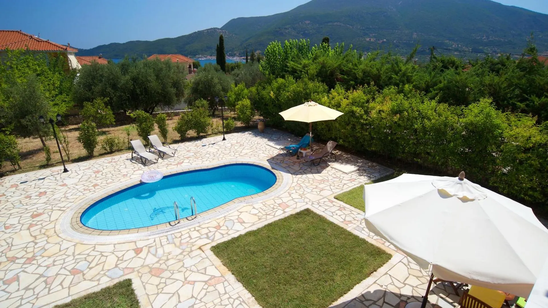 Iliachtides Villas Karavomylos